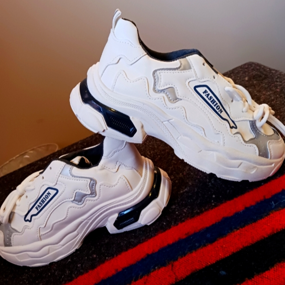 New women's white platform sneakers